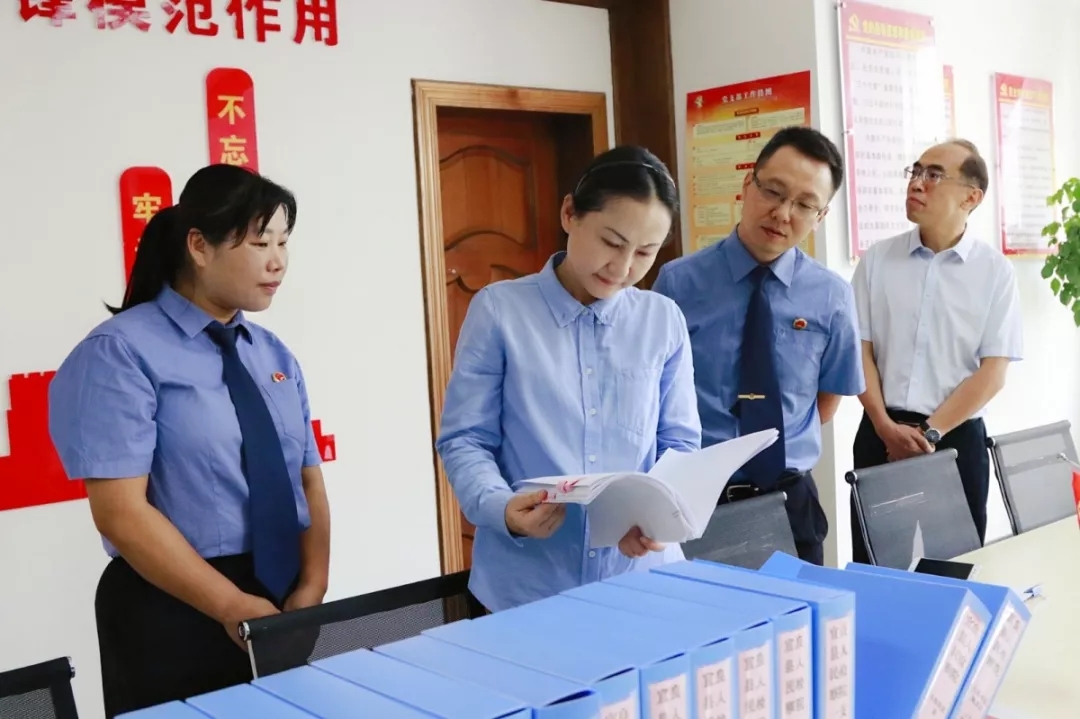 昆明市检察院党组书记,检察长李晓红到宜良县检察院